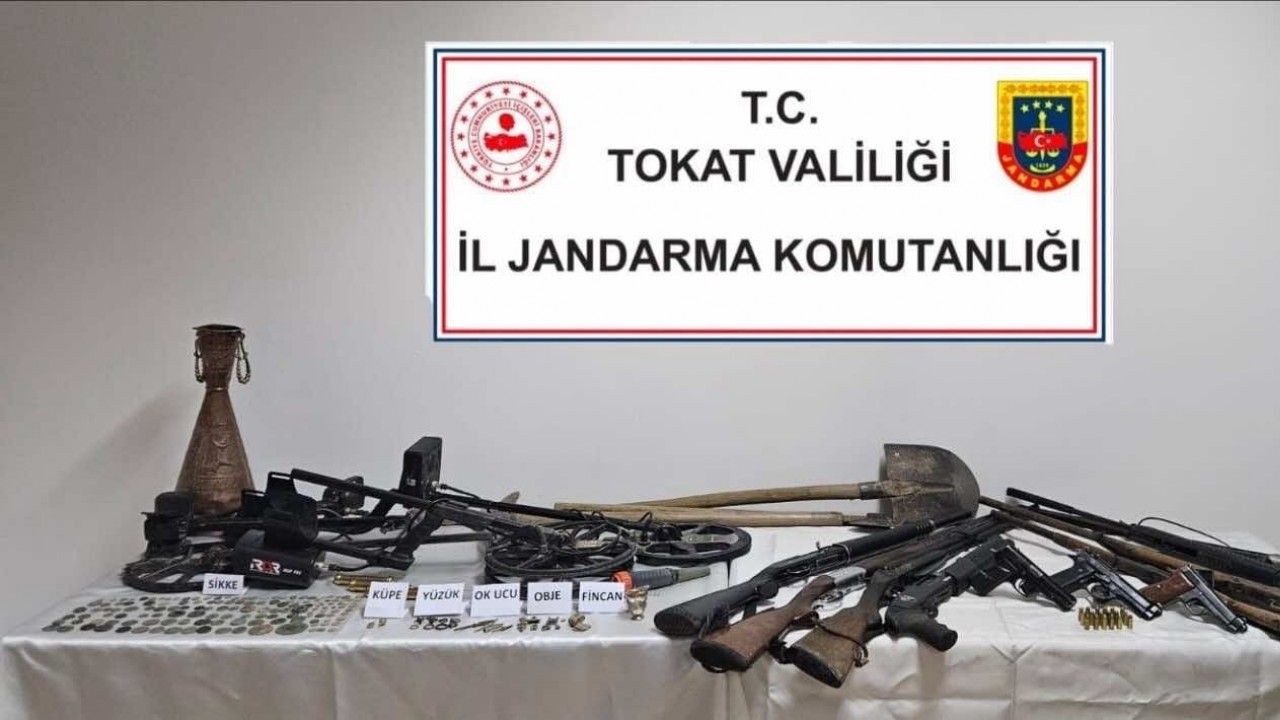 Tokat’ta tarihi eser kaçakçısı suçüstü yakalandı