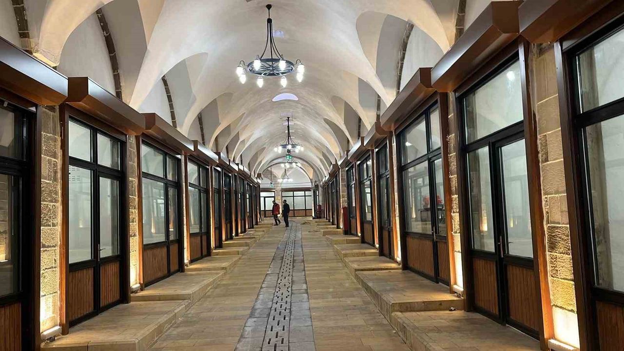 526 yıllık Tarihi Çarşı'da 140 iş yeri hazır