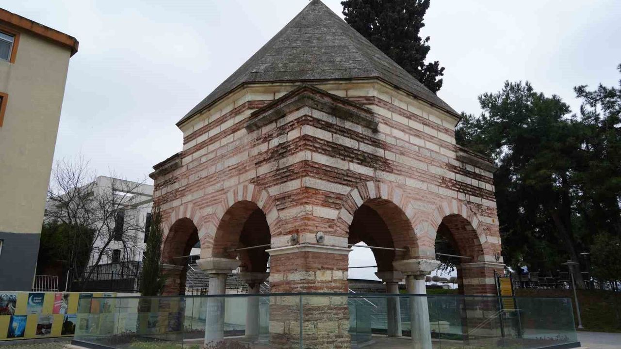 641 yıllık türbede Selçuklu, Osmanlı ve Bizans İzleri