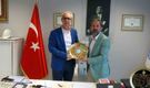 Osmanlı'dan günümüze ulaşan Ahi sancağı Türkiye ile Kosova'yı buluşturdu