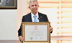 Mansur Yavaş da mazbatasını alarak kolları sıvadı