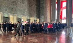 Devlet erkanından Anıtkabir'e çıkartma!