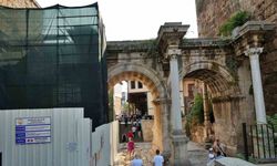 Antalya’nın Sembolü Hadrian Restore Edilecek