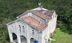 Tarihi Kilise Bir Asırdır Cami Olarak Hizmet Veriyor