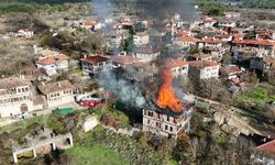 350 Yıllık Tarihi Konak Alevlere Teslim Oldu