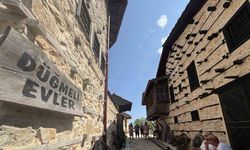 Antalya’nın 800 Yıllık Tarihi Köyüne Turist Akını