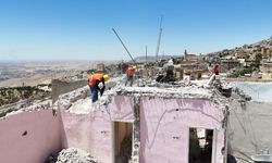 Silueti Bozan Yapıların Yıkımına Devam Ediliyor