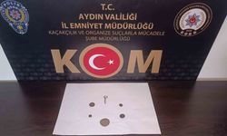 Tarihi Paralar ve Broş Ele Geçirildi