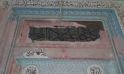 Reyhan Mahallesi’ndeki Bezzaz Cami dökülüyor