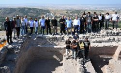 Adıgüzel, Karacahisar Kalesi kazı alanını ziyaret etti
