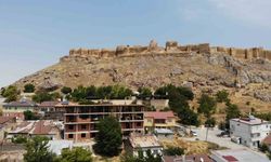 Tarihi Bayburt Kalesinde imar sorunu