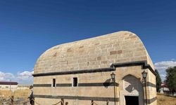 Hamur Kümbeti restore edilerek yeniden ziyarete açıldı