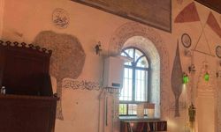 139 yıllık cami duvarına yerleştirilen kombi tepki çekti