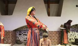 Çamaşırhane kadınların zorlu yaşamını yansıtıyor