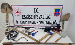Kaçak kazı yaparken yakalanan 3 şüpheli tutuklandı