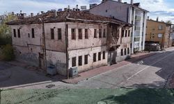Zamana direnen asırlık konaklar