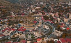 Bitlis'in tarihi çarşısı eşsiz renkleriyle görüntülendi