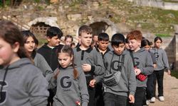 Öğrenciler tarihi dokuyu hayranlıkla inceledi