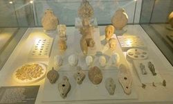 Tarihi eser dikkat çeken sergi ziyaretçilerini ağırlıyor