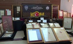 İstanbul'da tarihi eser kaçakçılığına darbe: Osmanlı Dönemine ait kalkan ve miğfer grubu ve binlerce eser ele geçirildi