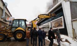 Mobilya fabrikasında yangın: 1 ölü, 1'i ağır 7 yaralı