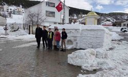 Tarihi Sivas Valiliği'nin kardan maketi ziyaretçilerini ağırlıyor