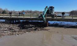 Tarihi köprünün gözleri açılıyor