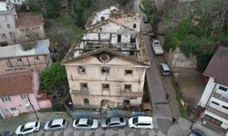 156 yıllık tarihi bina yangında zarar gördü