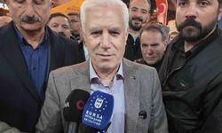 Başkan Bozbey sahurda vatandaşlarla buluştu, tarihi fırınlarda tahinli pide ve simit dağıttı