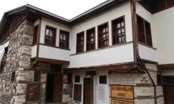 İki asırlık Emiroğlu Konağı tarihe ışık tutuyor