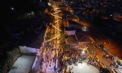 Kozan Kalesi'nden atılan topla tarihi çarşıda Ramazan coşkusu yaşandı