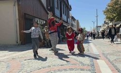 Romanlardan Kakava çağrısı: Şehir 9/8'lik ritimlerle şenlendi