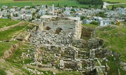 Depremde hasar gören tarihi iç kale camii restorasyon bekliyor
