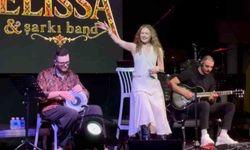 Romanyalı yıldız Amelissa'dan Bodrum'da bayram şovu