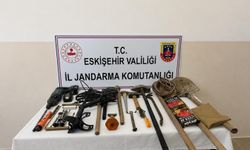 Eskişehir'de kaçak kazı yapan 3 şüpheli suçüstü yakalandı
