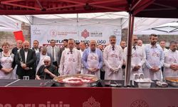Tarihi Mısır Çarşısı'nda 20 bin kişilik aşure ikramı