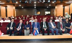 'Tarihin İzinde Tekirdağ' konferansında kentin tarihi gelişimi, kültürel mirası ve stratejik önemi anlatıldı