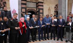 Gaziantep'te depremde hasar gören tarihi Şeyh Fethullah Camii ibadete açıldı