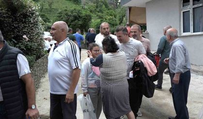 Atalarından Gelen Bayramlaşma Geleneğini Sürdürüyorlar
