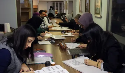 Kaligrafi ile Her Satır Sanat Eserine Dönüşüyor