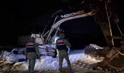 Jandarma Kaçak Kazı Yapan Şahısları Suçüstü Yakaladı