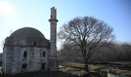 Evliya Kasım Paşa Camisi’nde Restorasyon Sürüyor