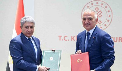 Mısır’a 152 Tarihi Eser İade Edildi