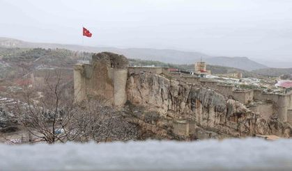 Tarihi Mahalle Beyaza Büründü