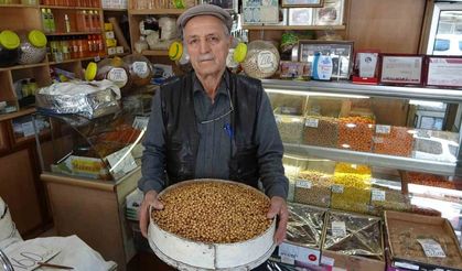 66 Yıldır Geleneksel Yöntemle Leblebi Kavuruyor