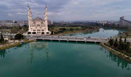 Bu Cami, İhtişamı ve Şifreleriyle Dikkat Çekiyor