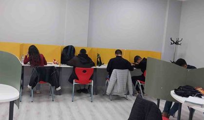 Restore Edilen Belediye Binası Kütüphane Oldu
