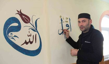 Görev Yaptığı Camiyi Hat Sanatıyla Süslüyor