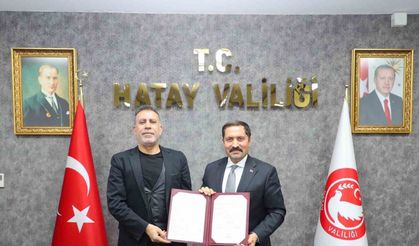 Haluk Levent'ten Gençlik Merkezi İçin İmza