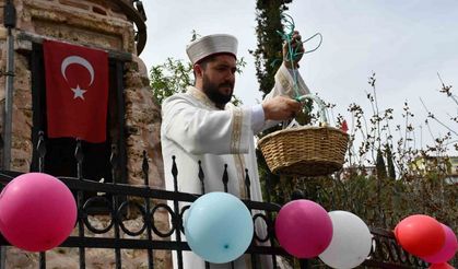 Minareden Şeker Yağdı